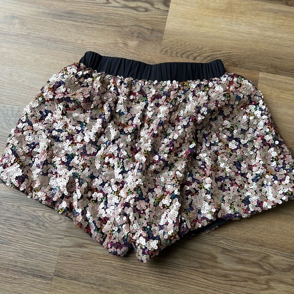 Sparkle For You Shorts 🎀 - Picture 3 of 8